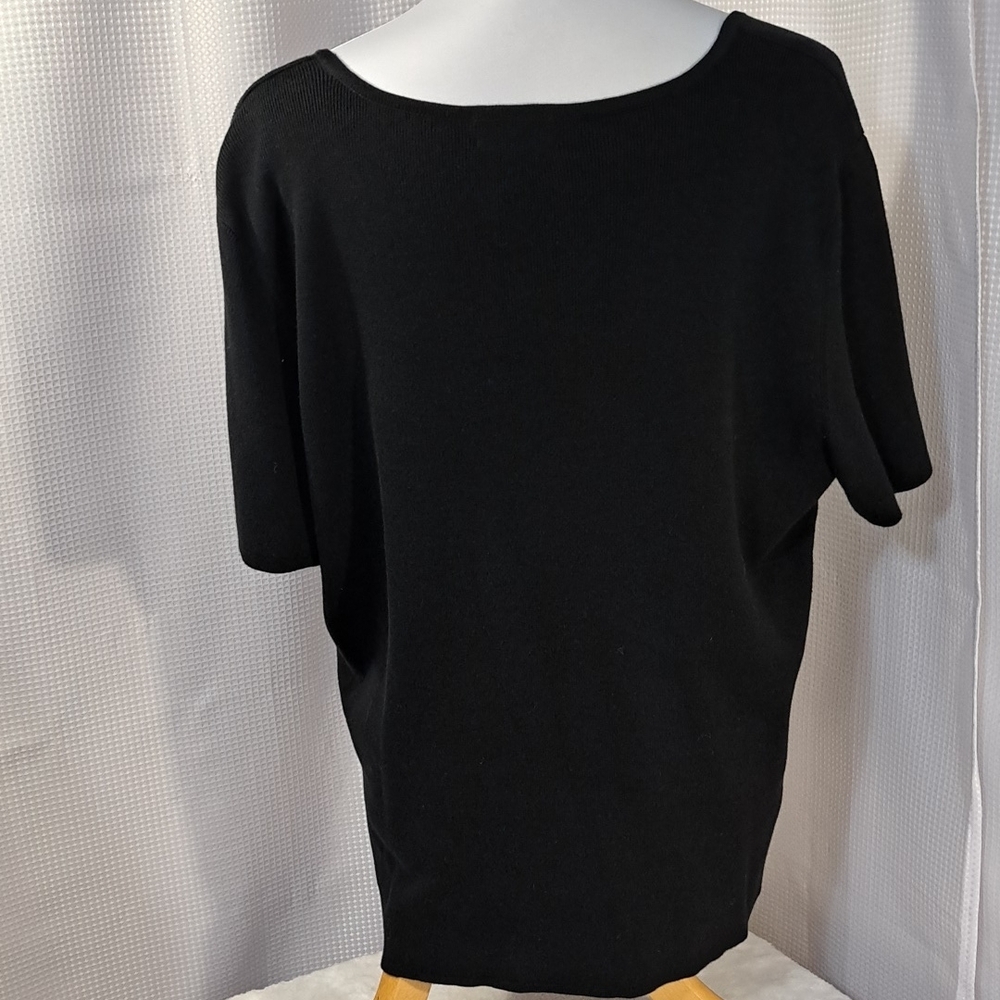 Black Short Sleeve Scoop Neck Sweater - Picture 2 of 7